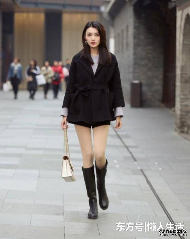 小姐姐黑色風衣搭配帥氣大方
