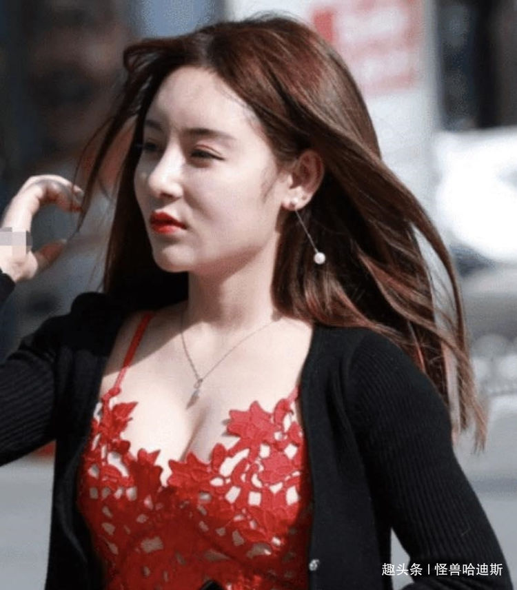 街拍：這辣媽體力好像不太行啊