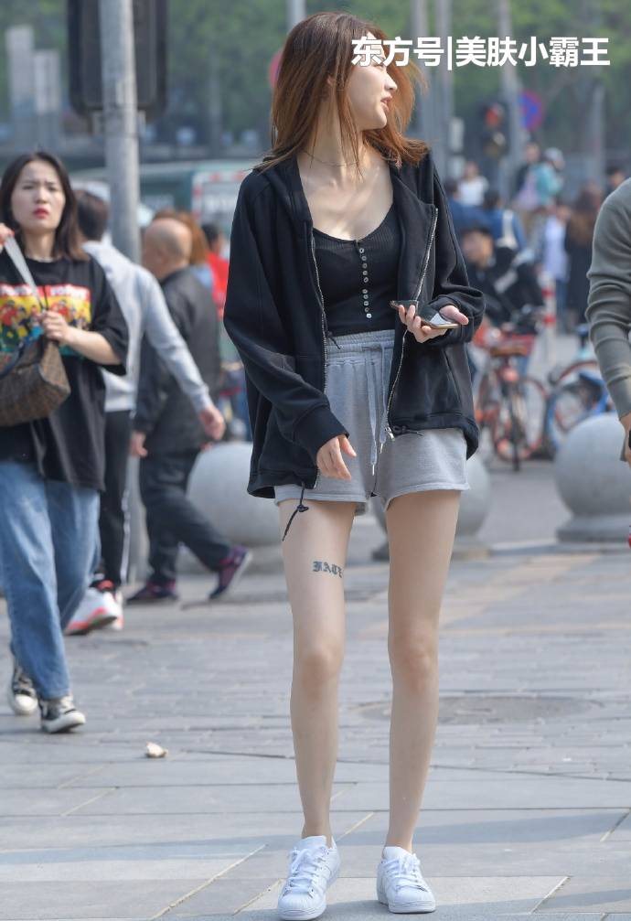 街拍女神：少女感滿滿的短褲