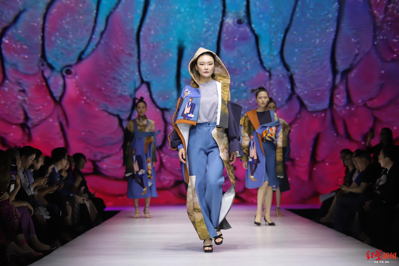 首屆中國成都大學生時裝周閉幕