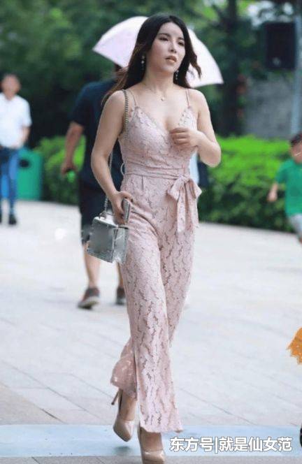 夏天來了辣媽還穿這麼多