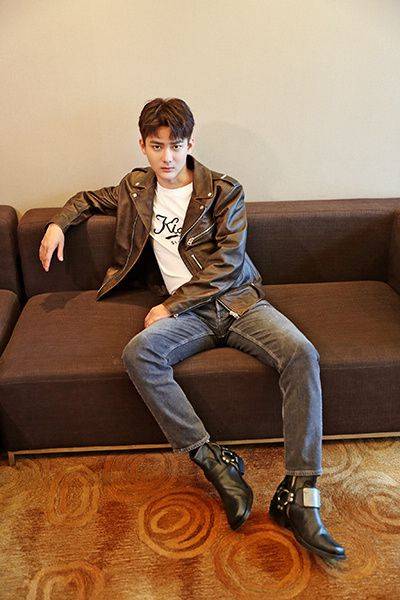 皮衣Look演繹春季時尚穿搭