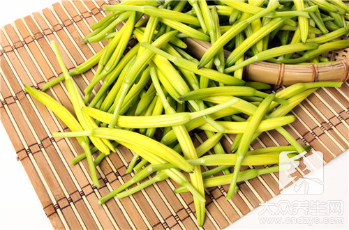 涼拌新鮮黃花菜的做法