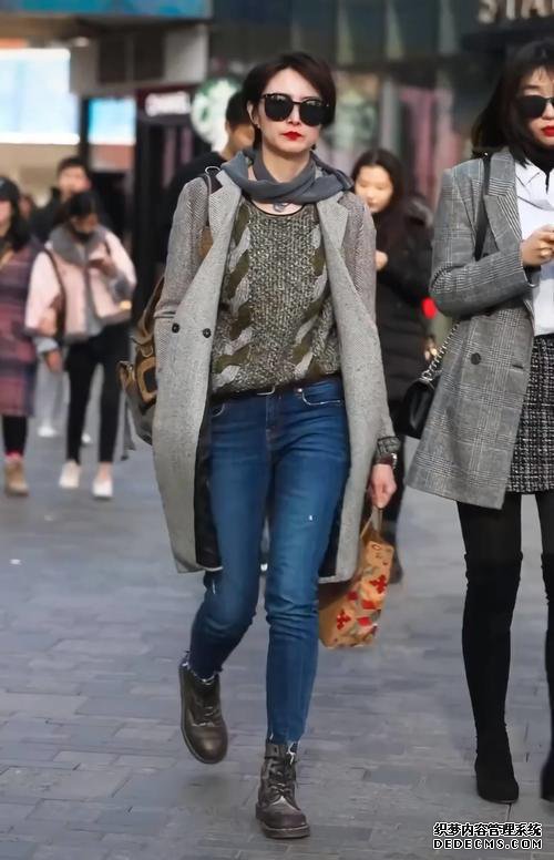 有一種穿搭叫“全靠氣質支撐”