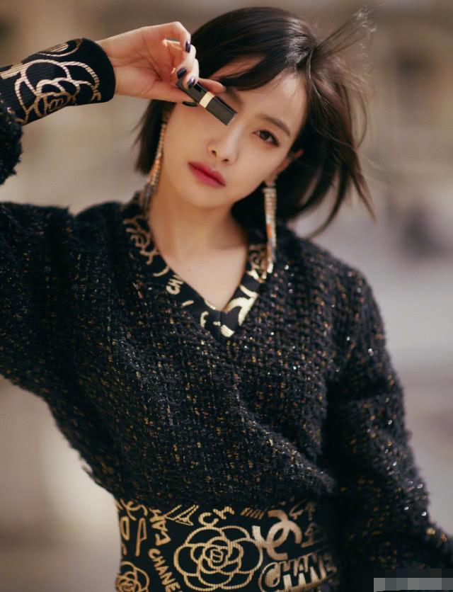 宋茜巴黎時裝周近照撞臉小S