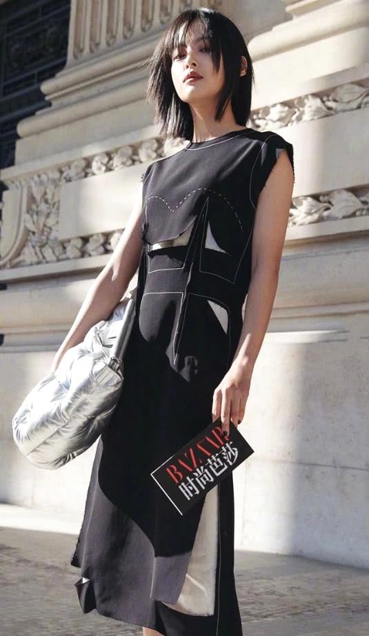 辛芷蕾的裙子都“開口”了