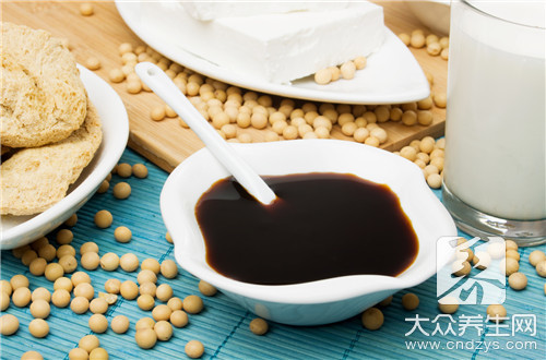 生黃豆嚼碎敷的作用