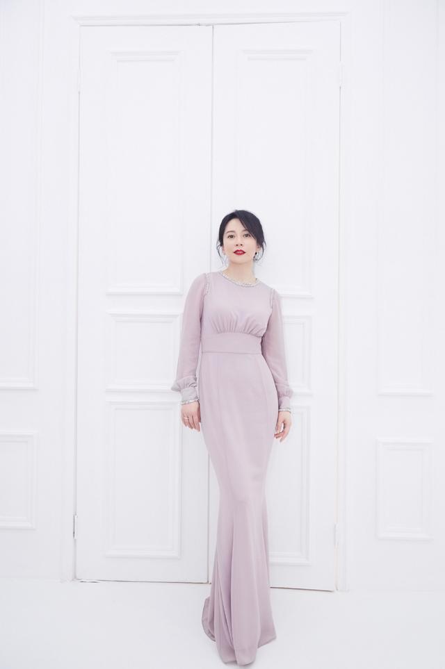 中年女人也不要總穿＂黑白灰＂！