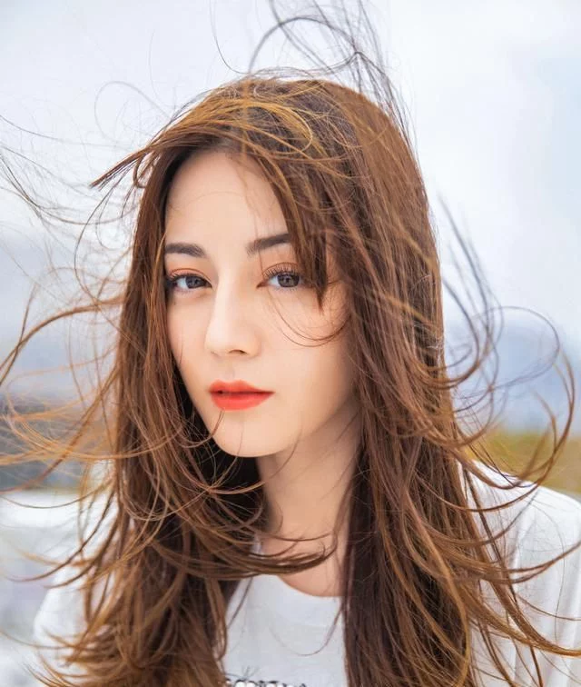 迪麗熱巴私服穿搭太搶眼