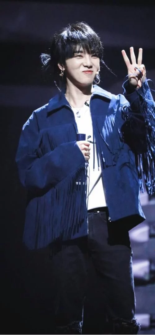 華晨宇的穿搭，隨性中暗藏小心機