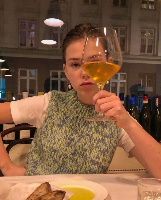 T恤疊搭的方式能讓你更加時髦