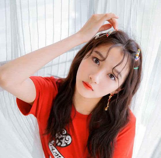 《王牌》成關曉彤個人時尚秀