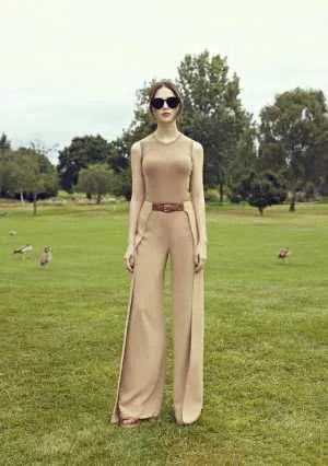 周杰倫嬌妻昆凌發時尚街拍