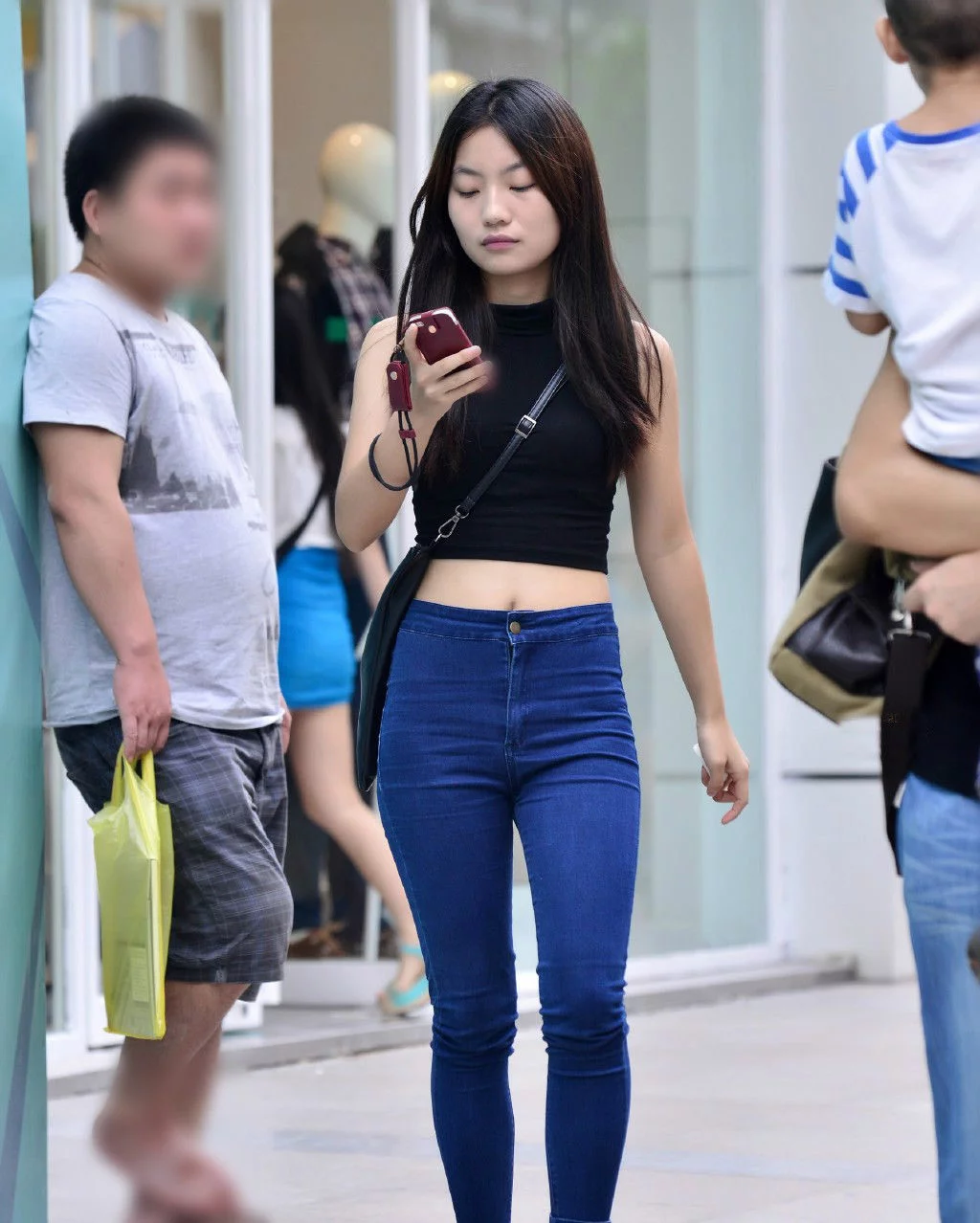 選擇塑形顯高的休閑風穿搭