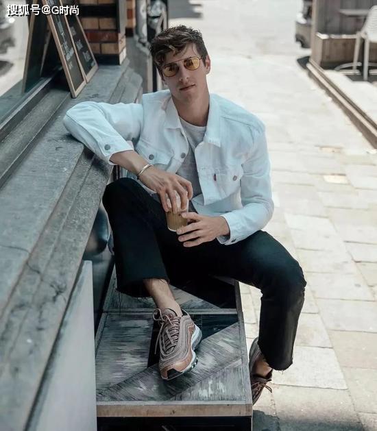 永不過時的黑白搭配 簡潔幹練