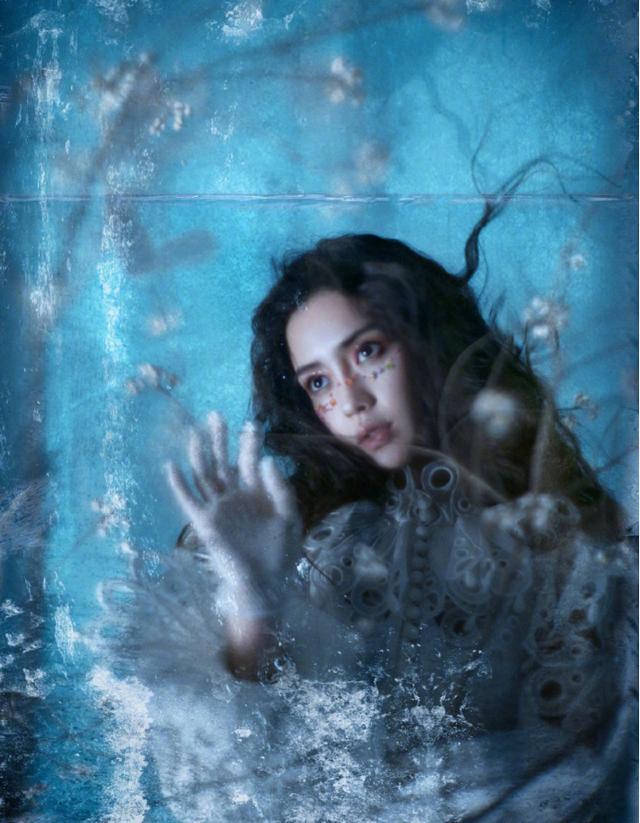 baby時尚大片太精緻，“冰美人”造型太搶鏡