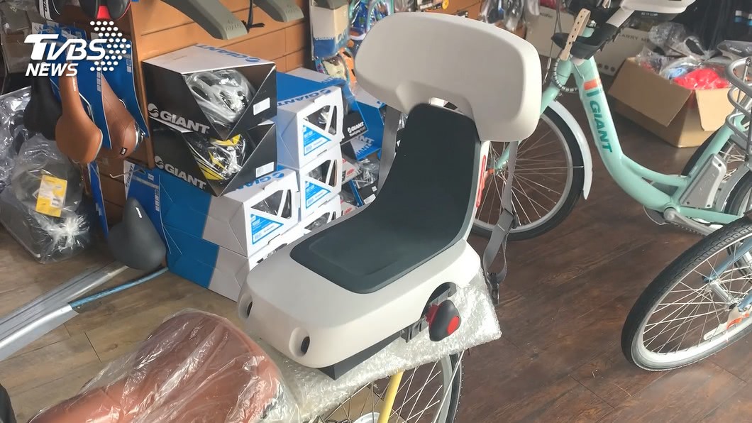 腳踏車載童趴趴走　全台卻無合格安全椅_桃園機場接送