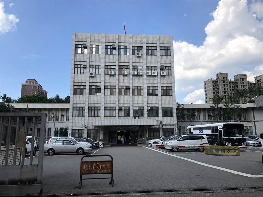 狠父把11月大女嬰當出氣筒 重擊頭胸害命重判18年_珍珠奶茶